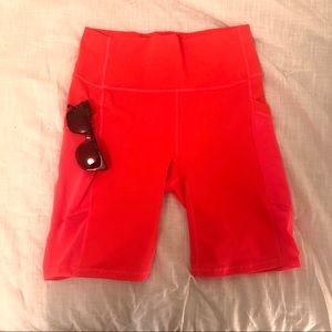 NWT fabletics bike shorts with pockets